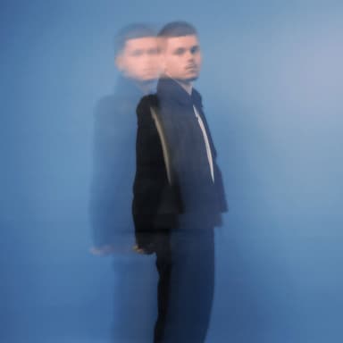 À l'aide de moi-même Cover